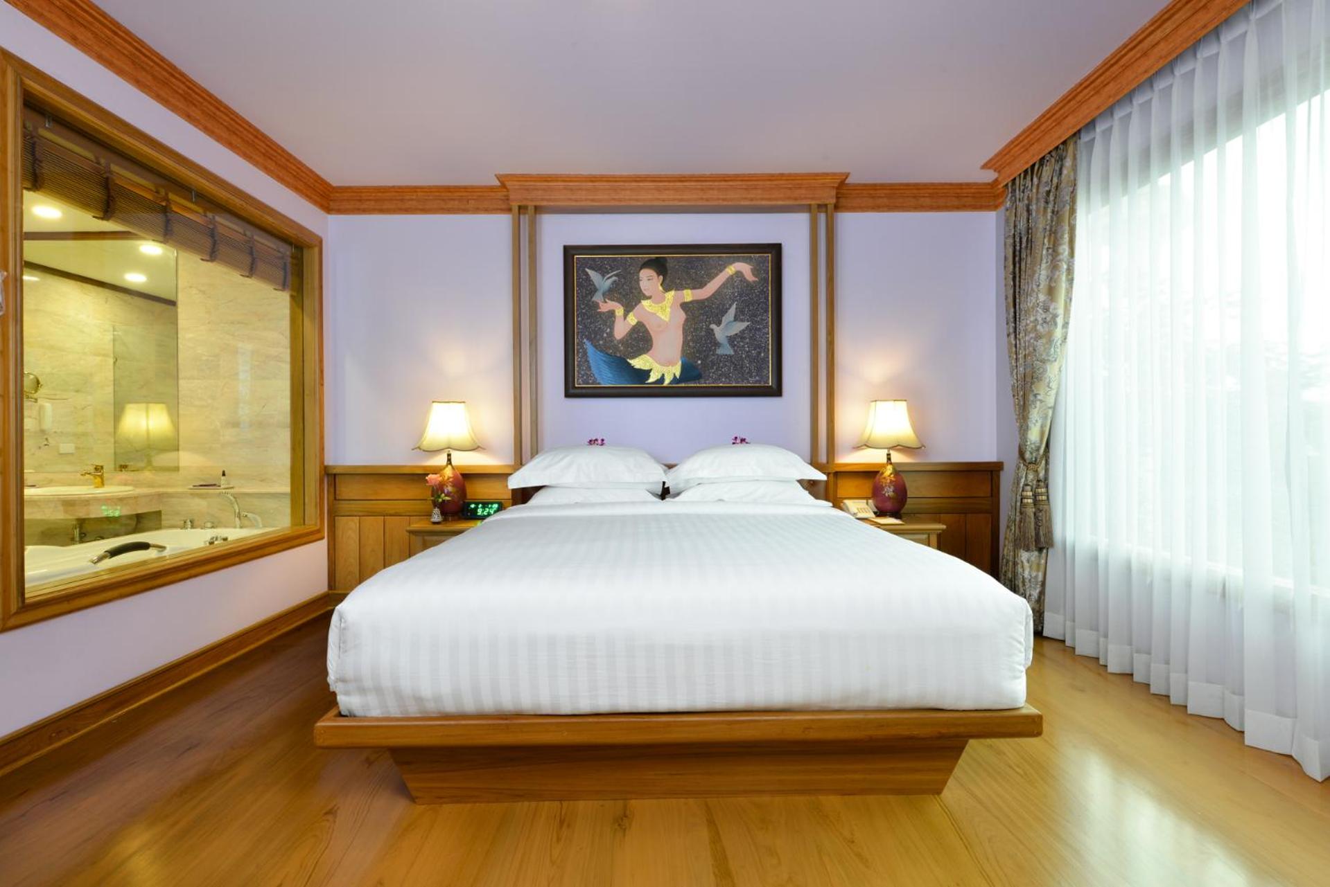 Grand, Nimman, Deluxe
