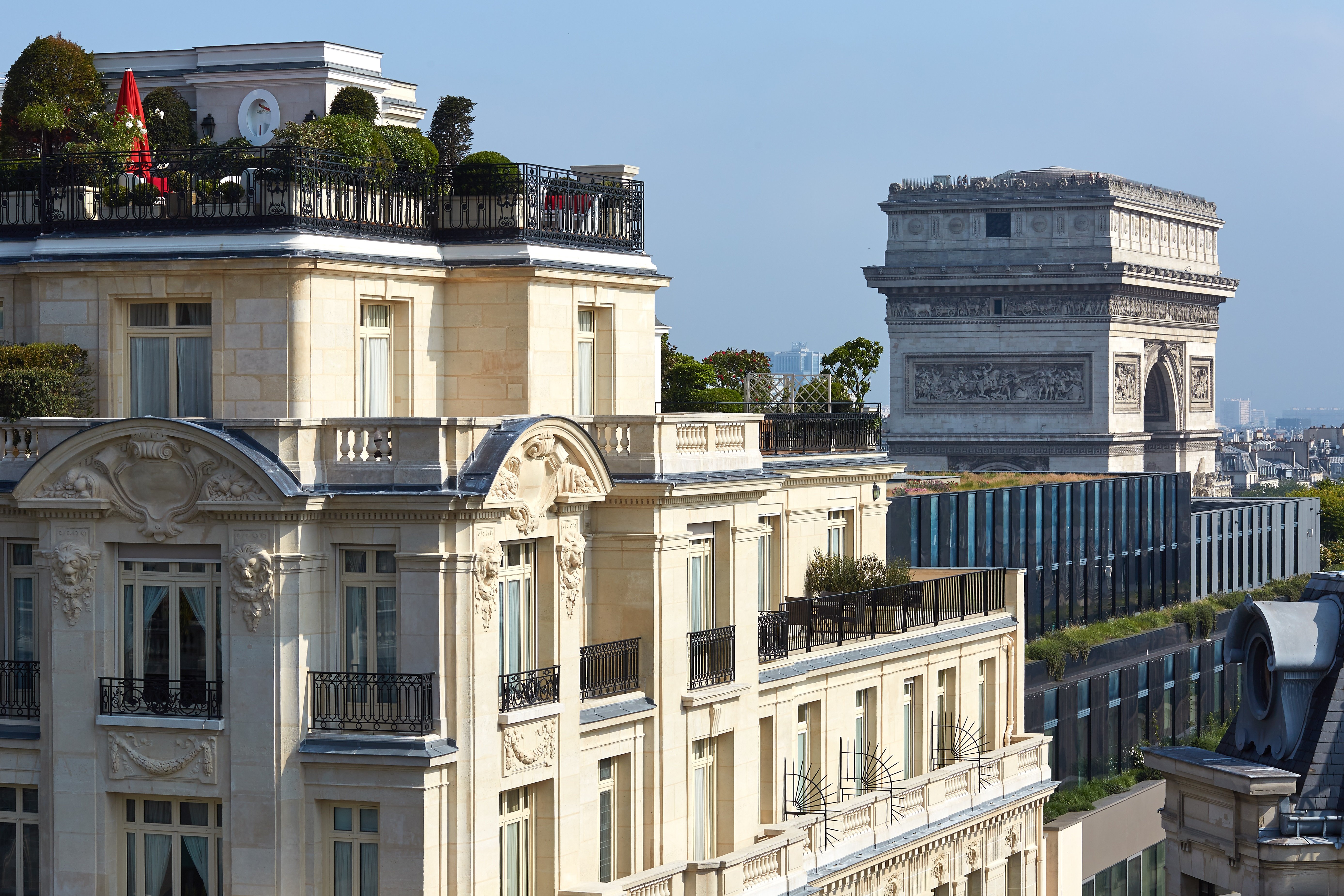 HOTEL RAPHAEL 5/80