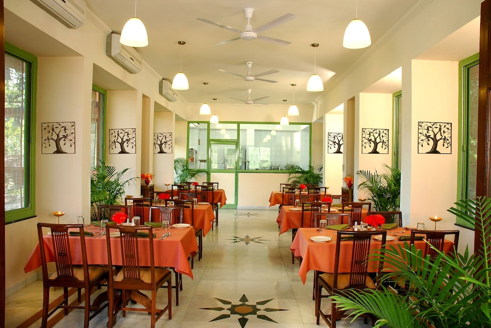 WelcomHeritage Maharani Bagh Orchard Retreat 33/47