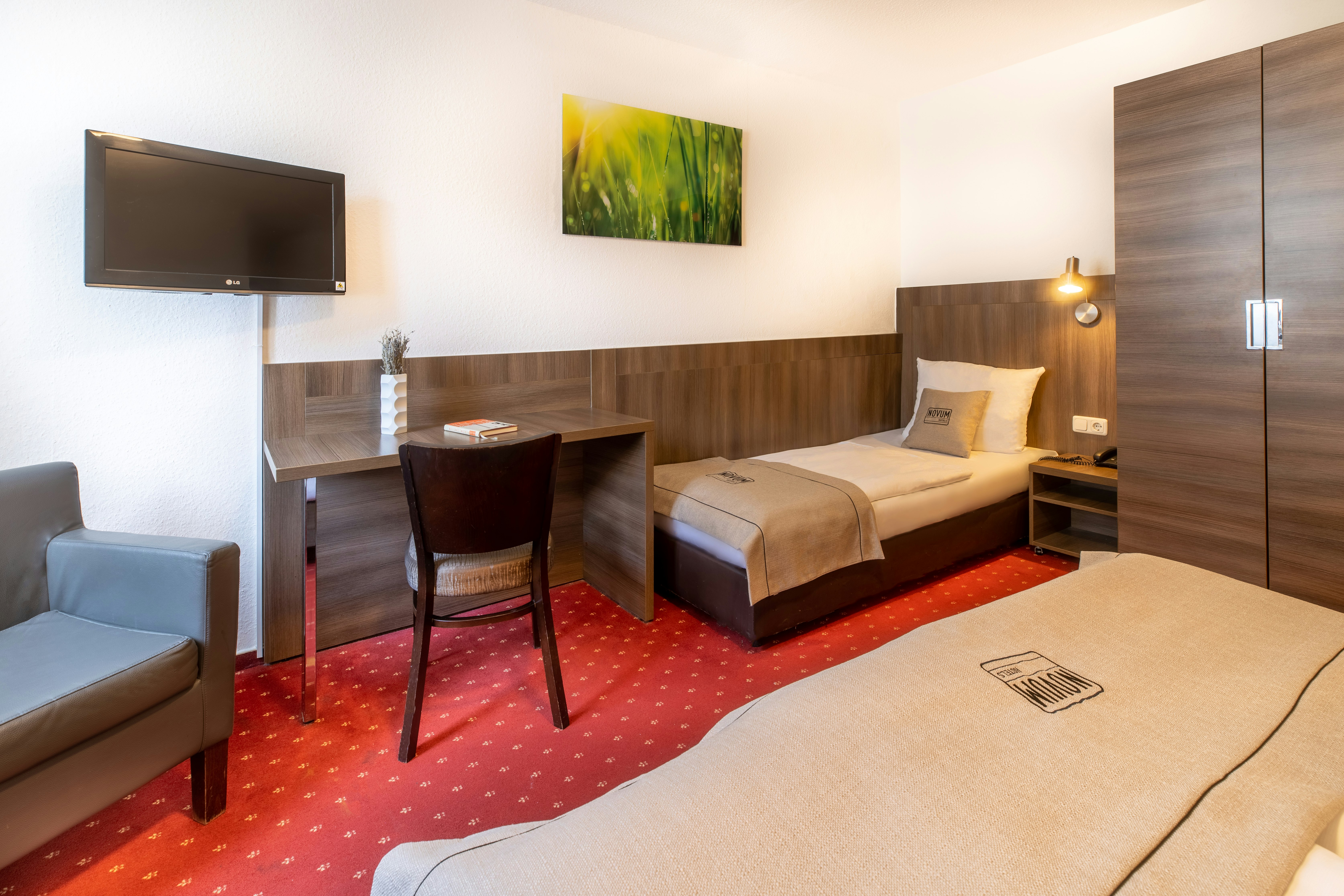 غرفة قياسية ثلاثية بسريرين منفصلين، Hotel Leonet 2/2
