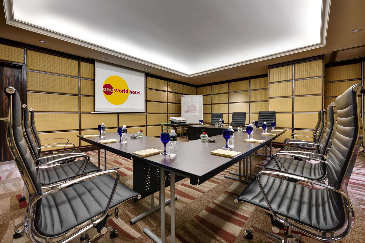 One World Hotel 50/55