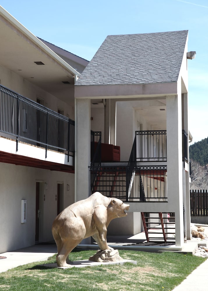 Argo Inn and Suites 7/48