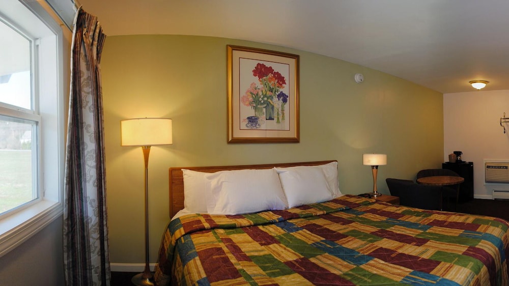 Rodeway Inn Bellows Falls 24/36