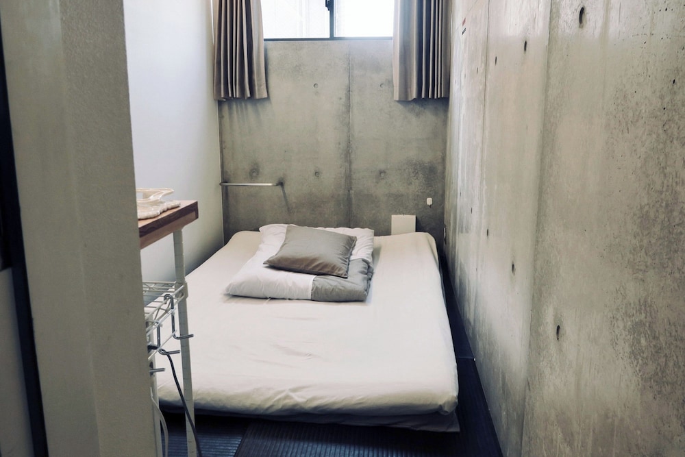 Kangaroo Hotel 16/63