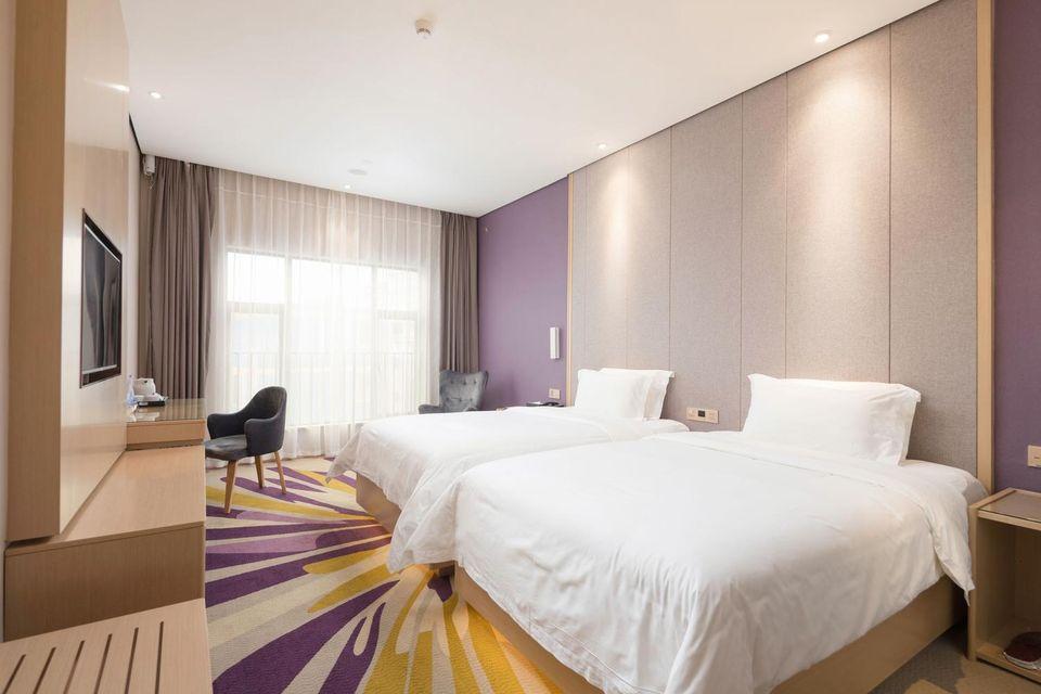 DELUXE, TWIN BEDS