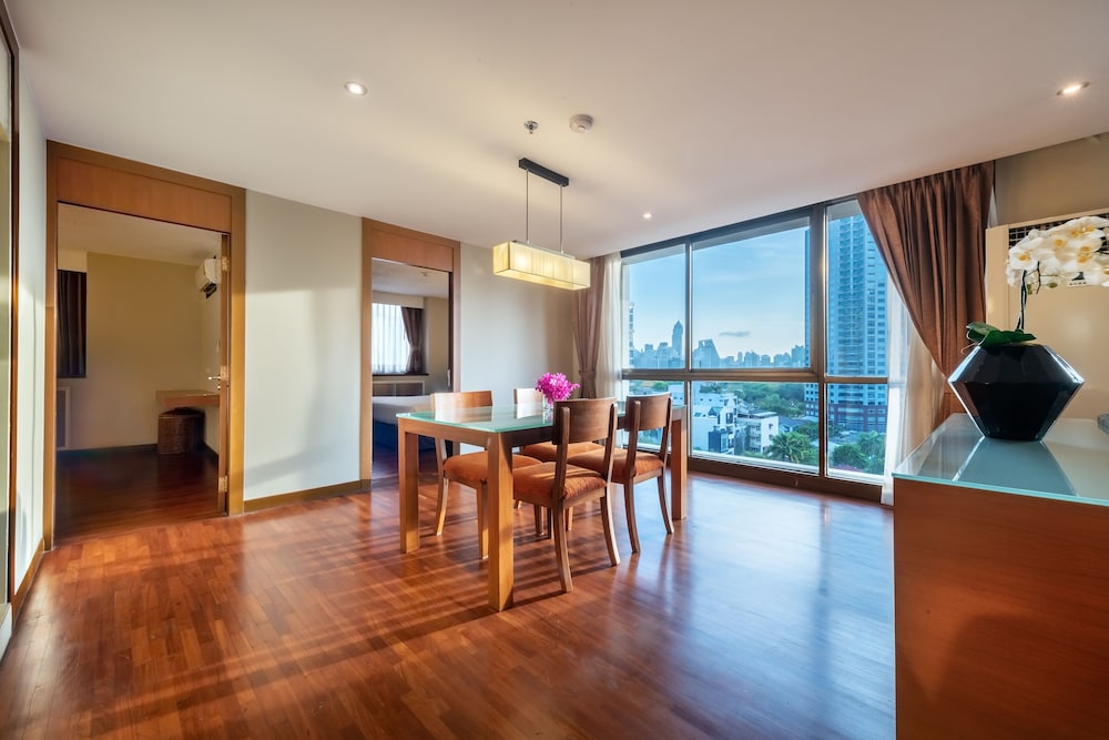 Bandara Silom Suites, Bangkok 68/78