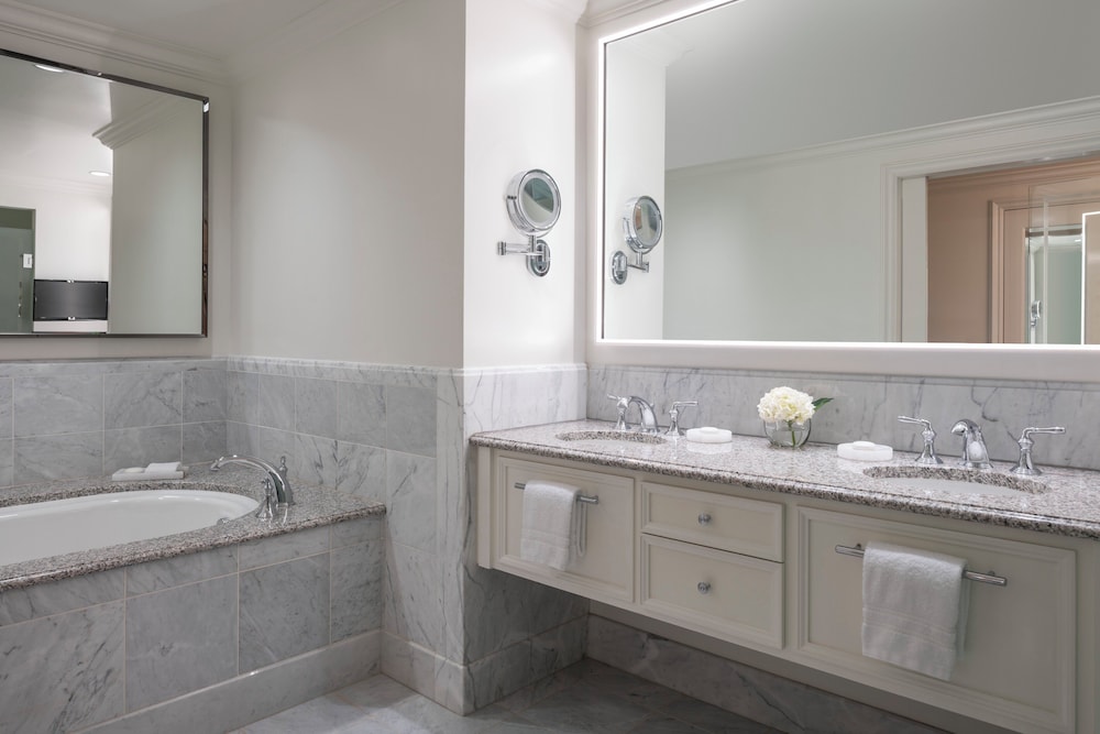 1 Bedroom, West Lake, Suite, King Bed, Corner، Four Seasons Hotel Westlake Village 5/7