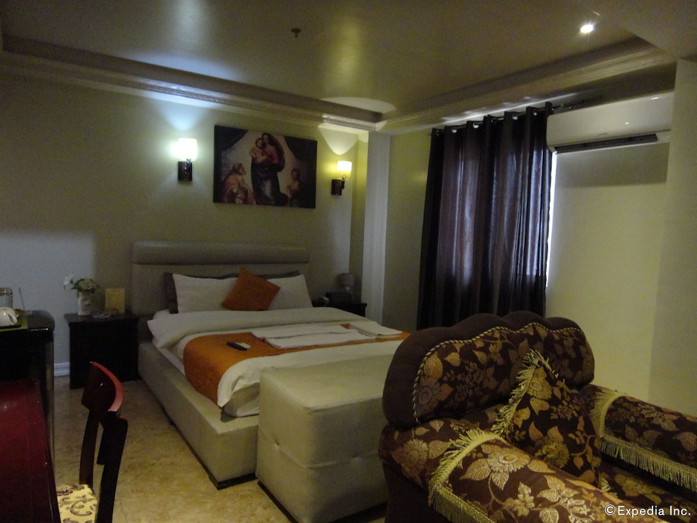 Clark Imperial Hotel 63/89