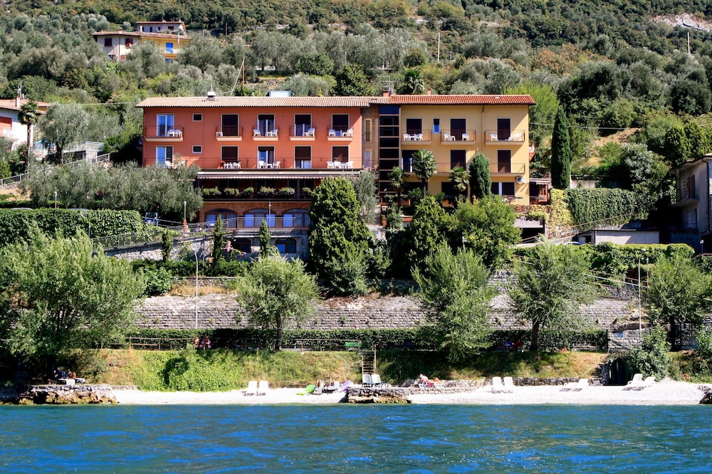 Hotel Villa Carmen 38/50
