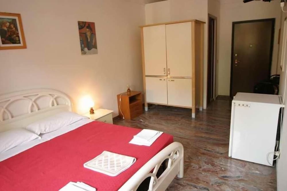 Vatican Rooms Guest Hous 14/52