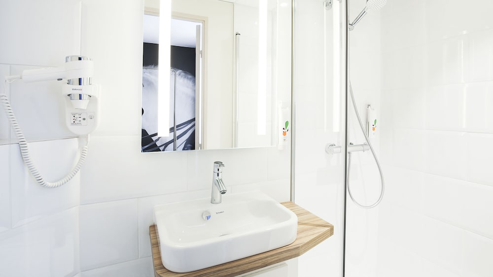 ibis Styles Laval Centre Gare 8/67