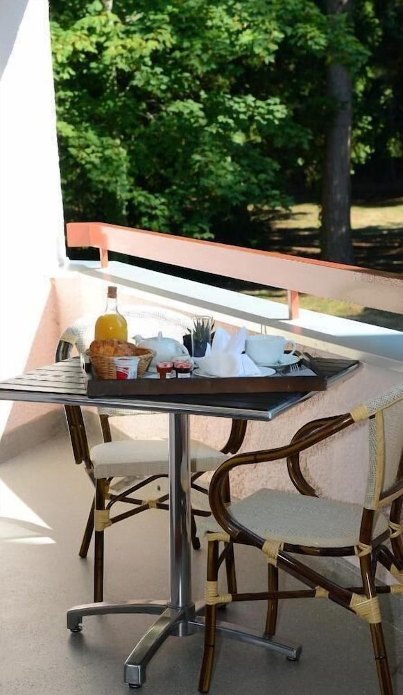 Clos St Eloi, The Originals Relais 31/51