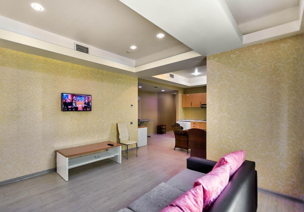 Hotel Diplomat Suites 35/44