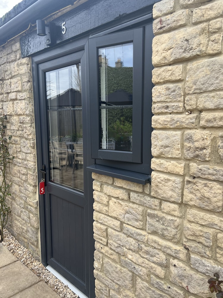 The Priory Burford Bed And Breakfast 9/59