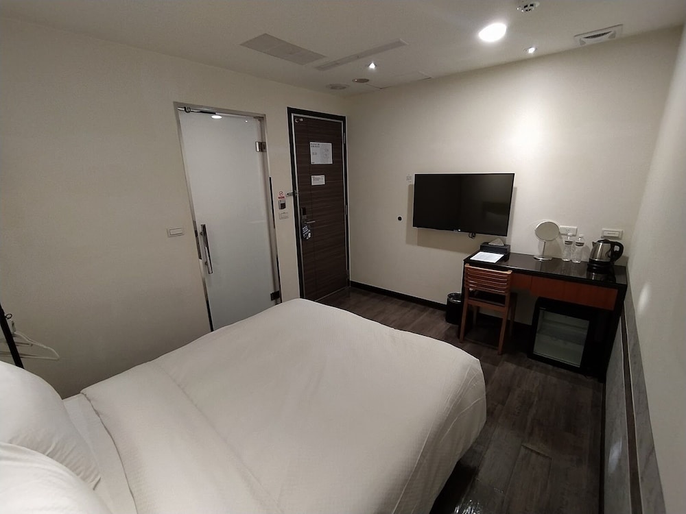 Hotel J 11/54