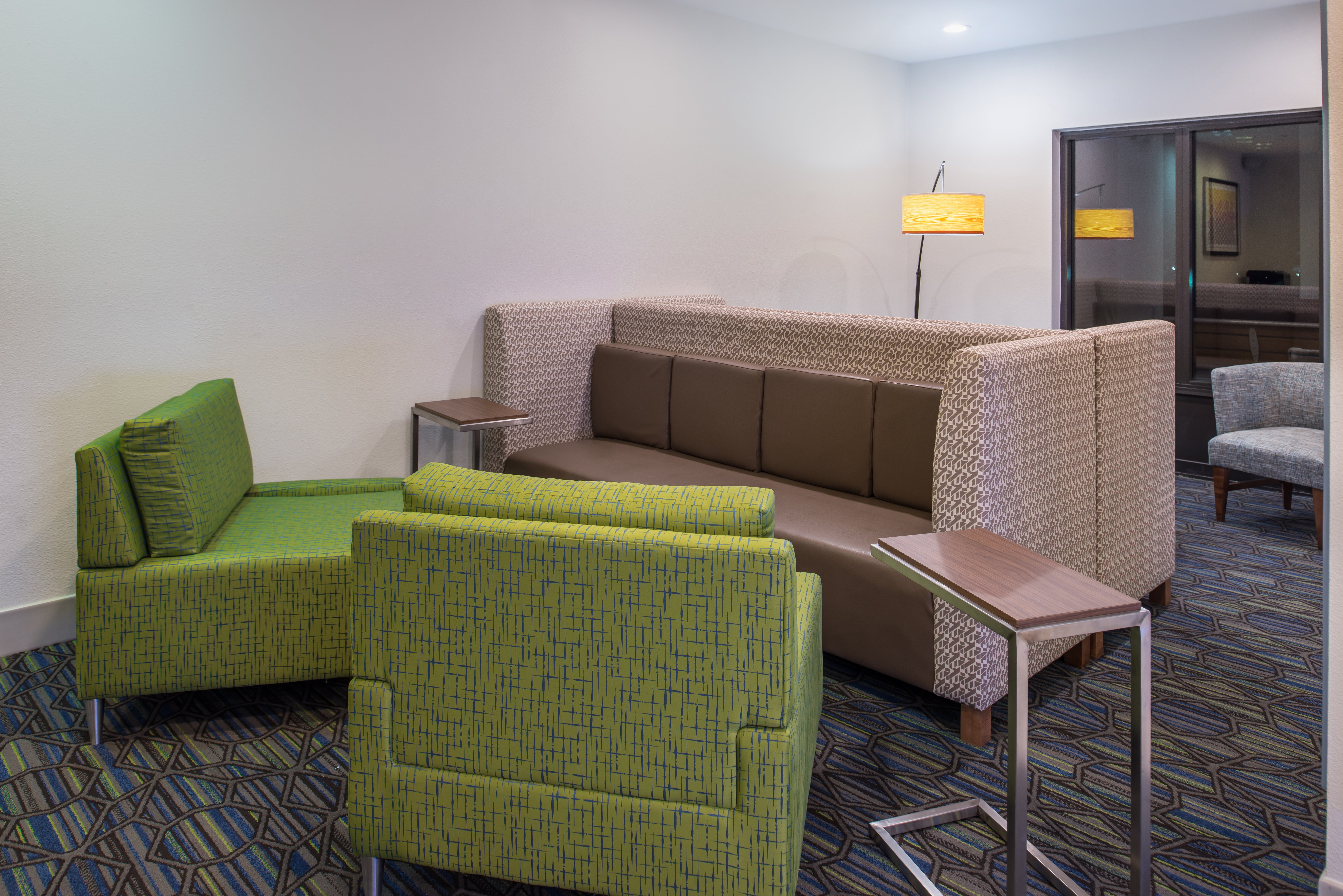 Holiday Inn Express & Suites Tampa-Anderson Rd/Veterans Exp, an IHG Hotel 46/68
