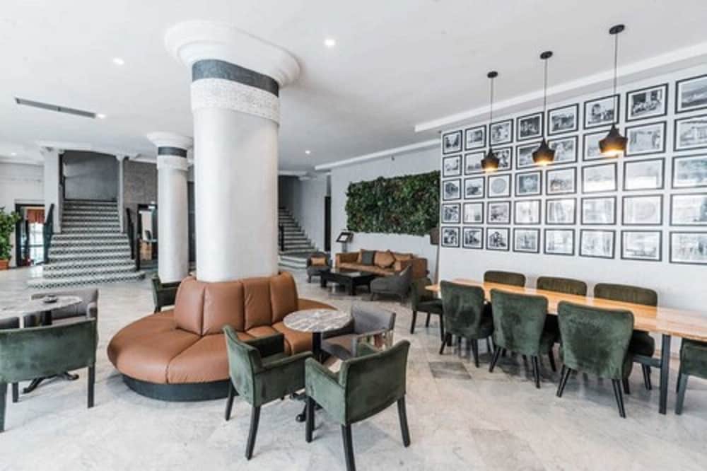Casablanca Hotel 43/54