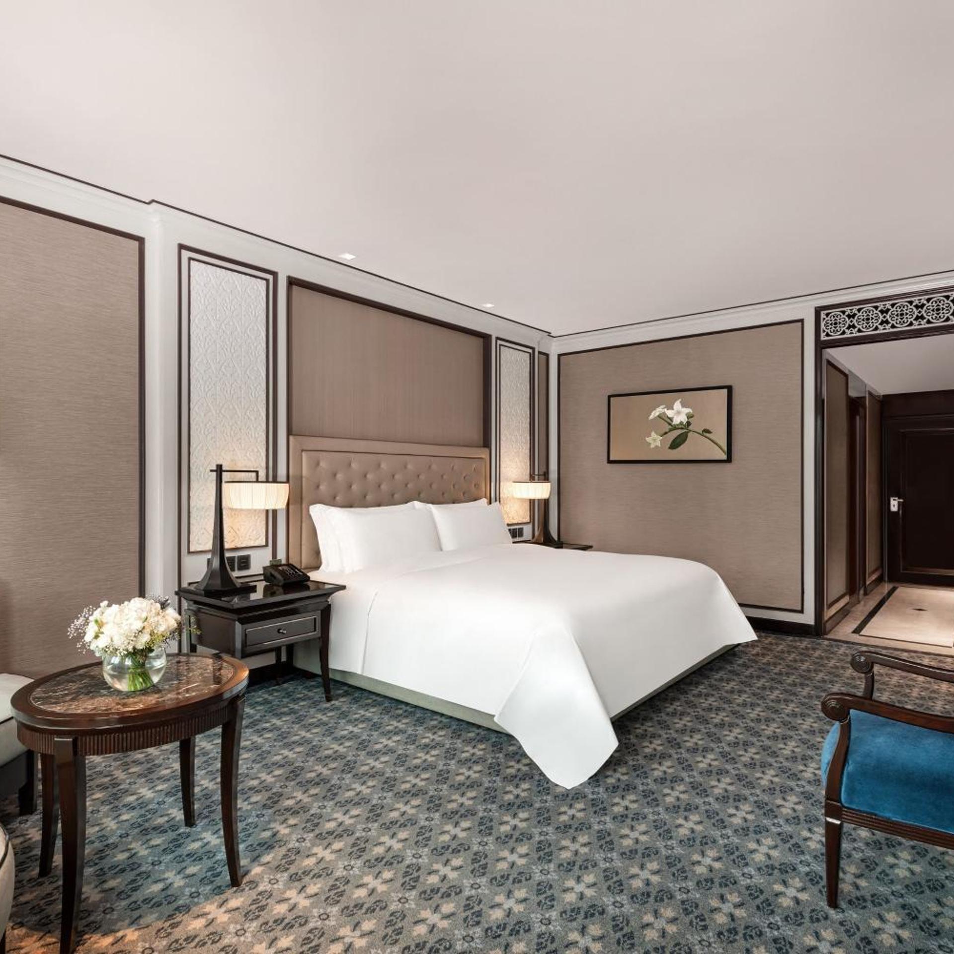 غرفة ملكية بسرير كينج بإطلالة على المدينة، THE ATHENEE HOTEL, A LUXURY COLLECTION HOTEL BANGKOK 2/7