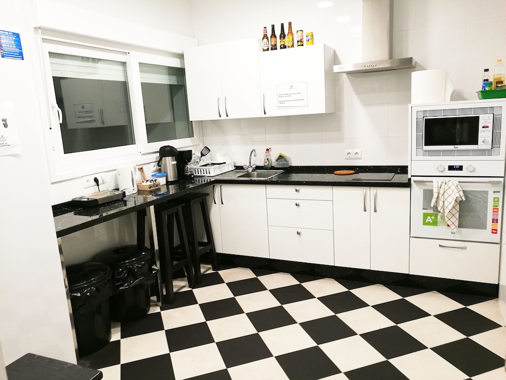Hostel A2c - Adults Only 12/45