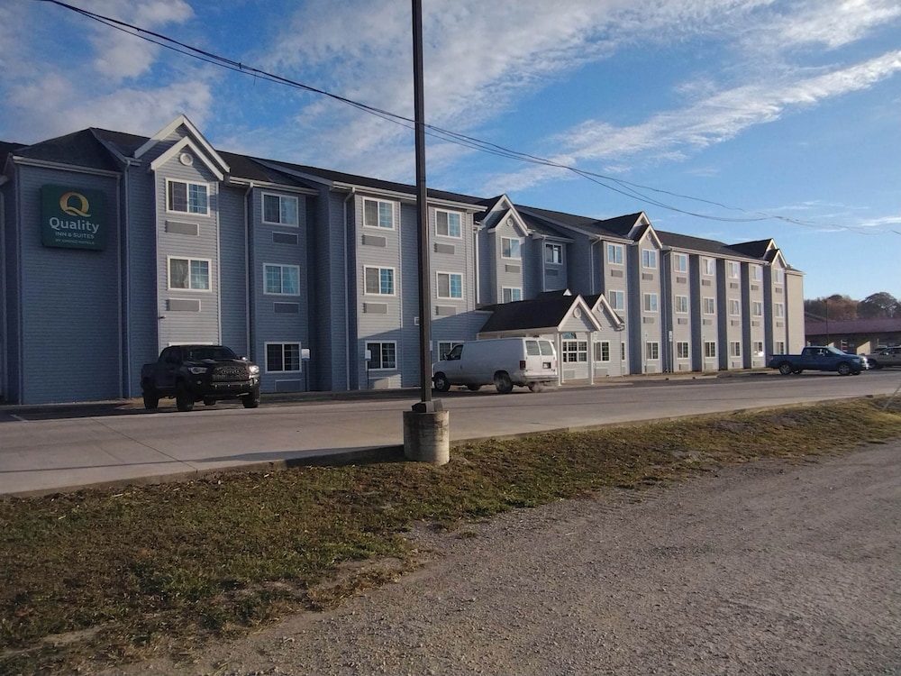 Quality Inn & Suites Caldwell I-77 22/28