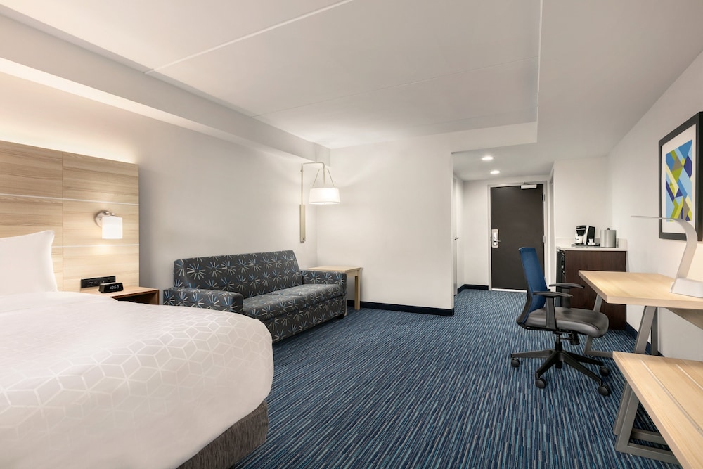 Holiday Inn Express Hotel And Suites Norfolk Airport 17/60