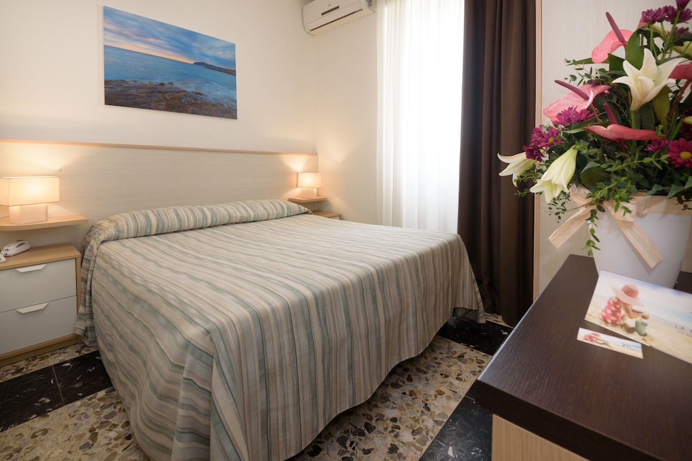 Hotel La Marina 22/63