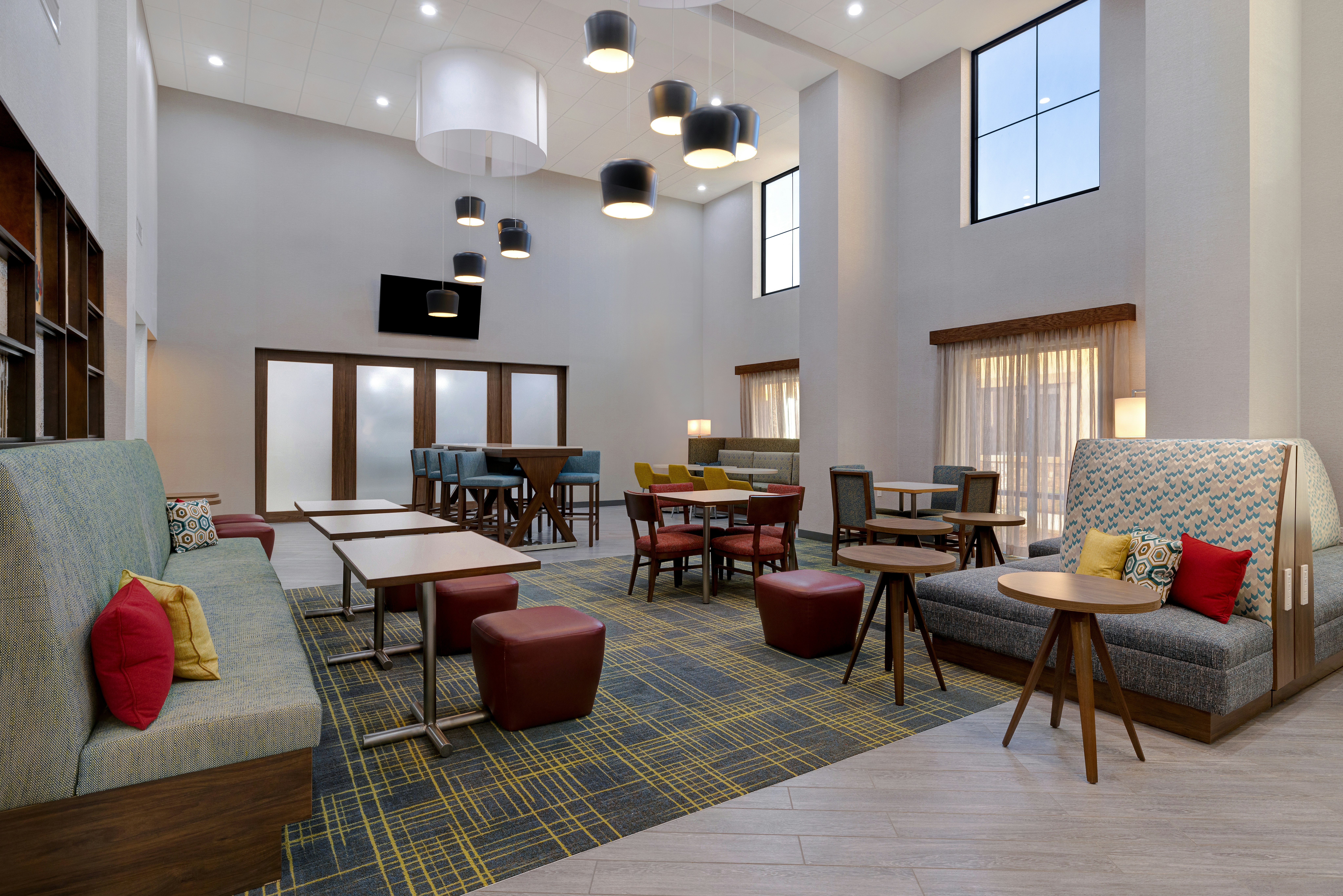 Hampton Inn & Suites Marina 29/39