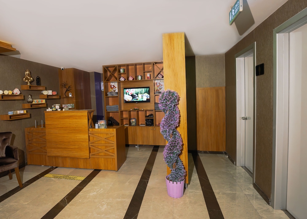 Vespia Hotel 9/70