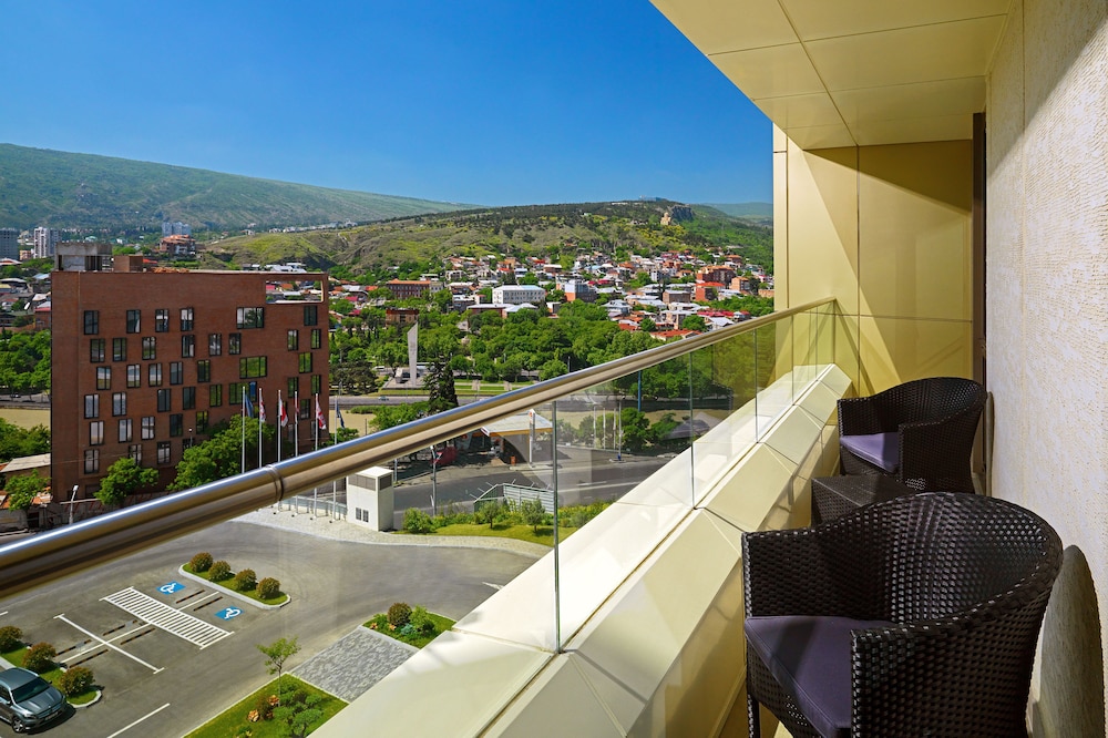 Sheraton Grand Tbilisi Metechi Palace 7/88