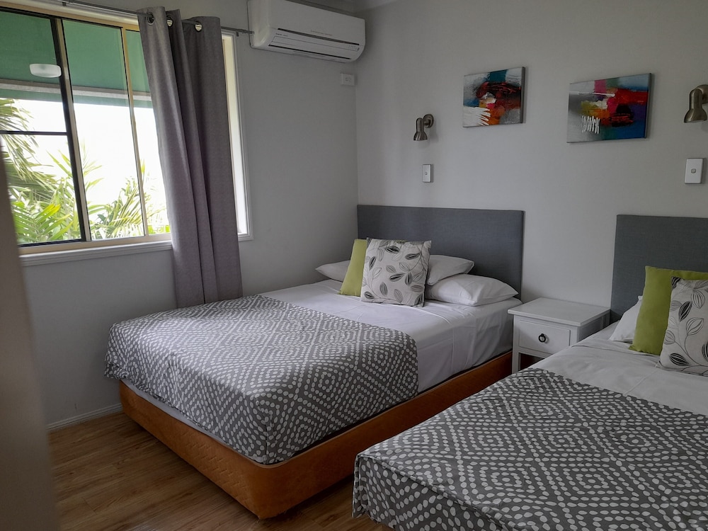 Airlie Apartments 20/78