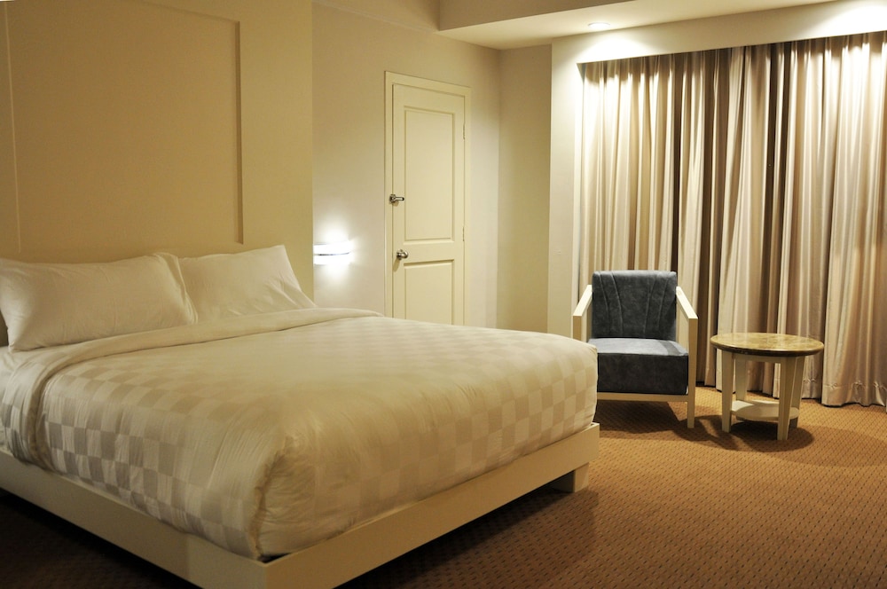 Beverly Hotel Batam 15/50