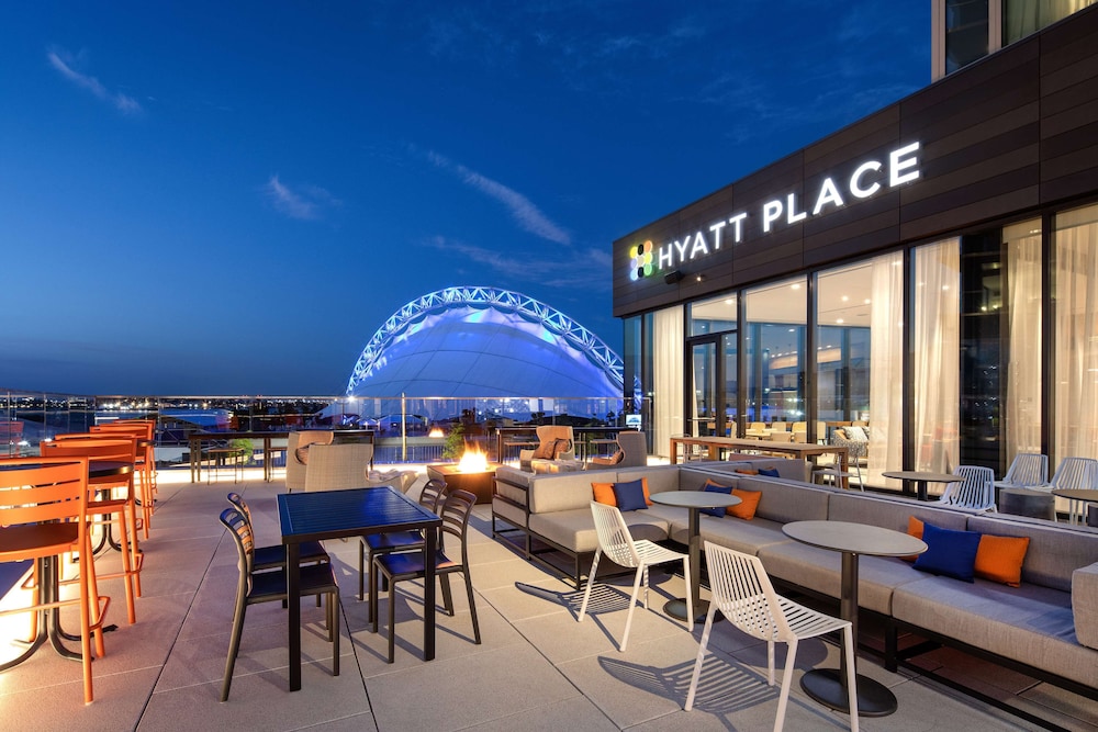 Hyatt Place Boston Seaport District 39/47