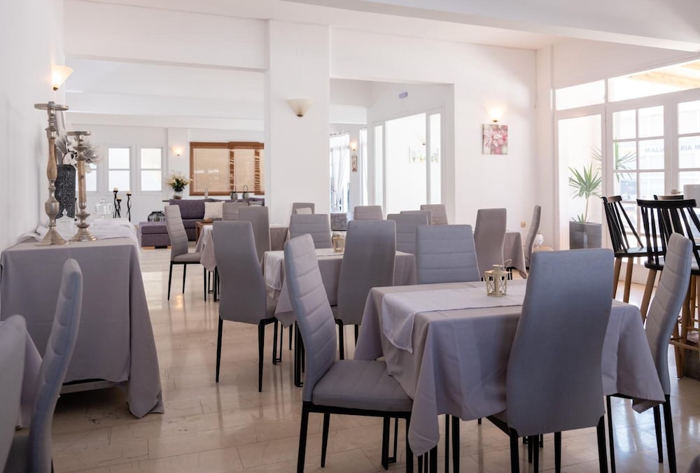 Pasiphae Hotel 56/64
