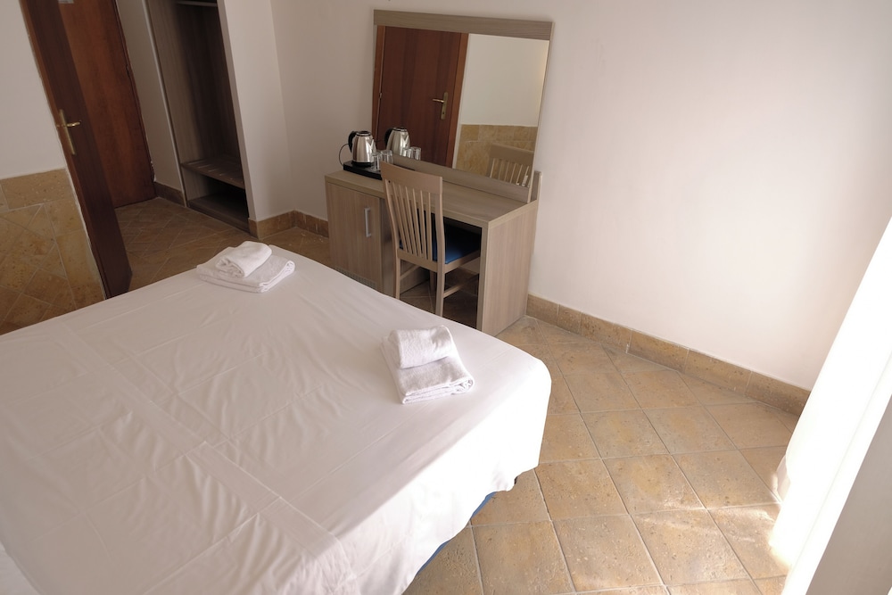 Hotel Alex Square 14/28