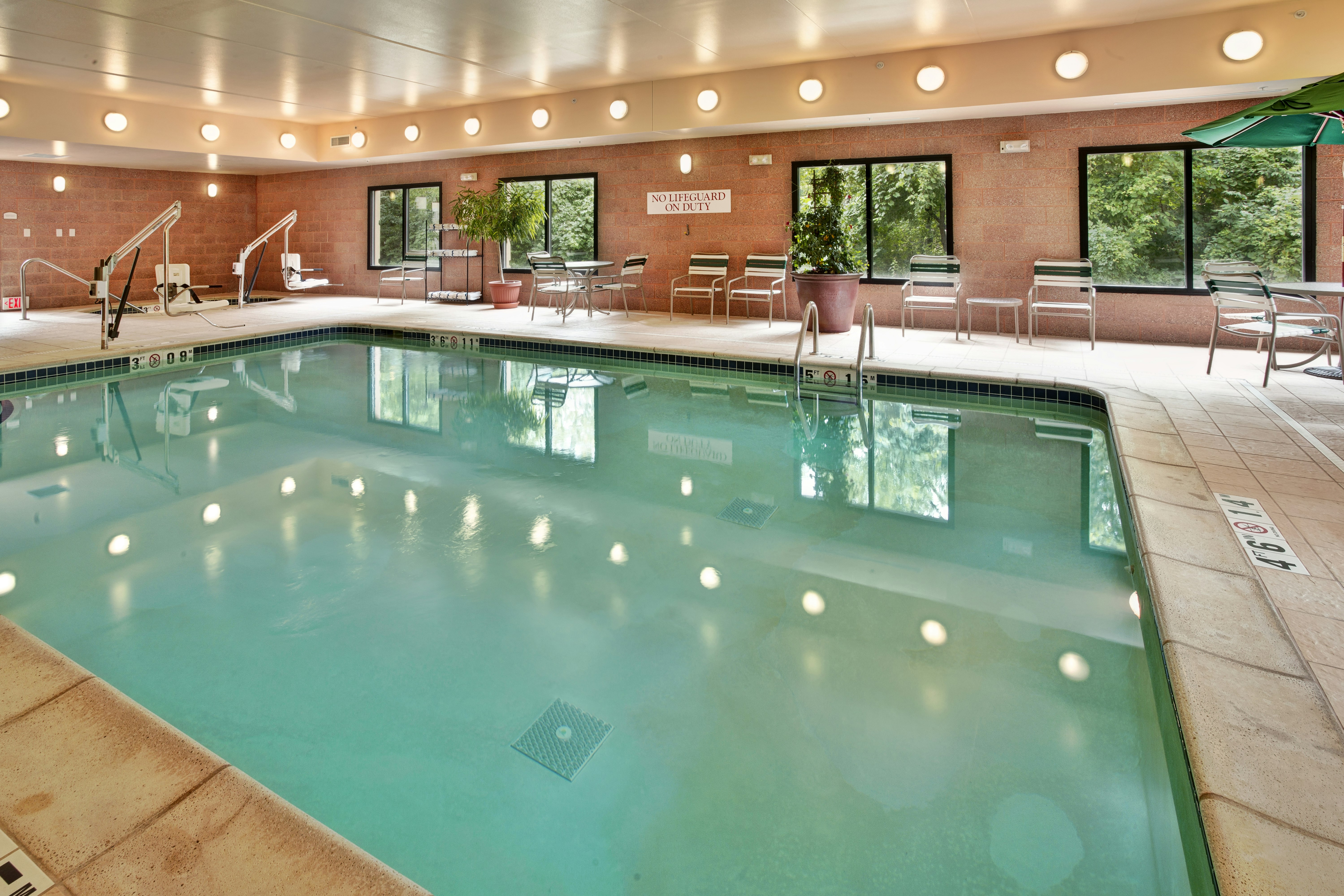 Holiday Inn Hotel Suites Ann Arbor Univ Michigan 38/73