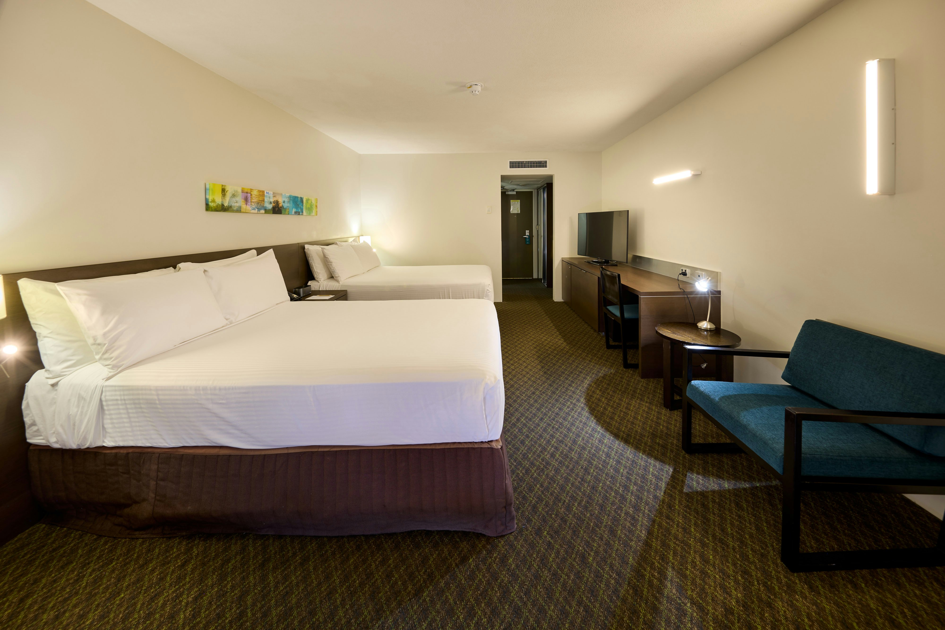 Cairns Harbourside Hotel 13/60