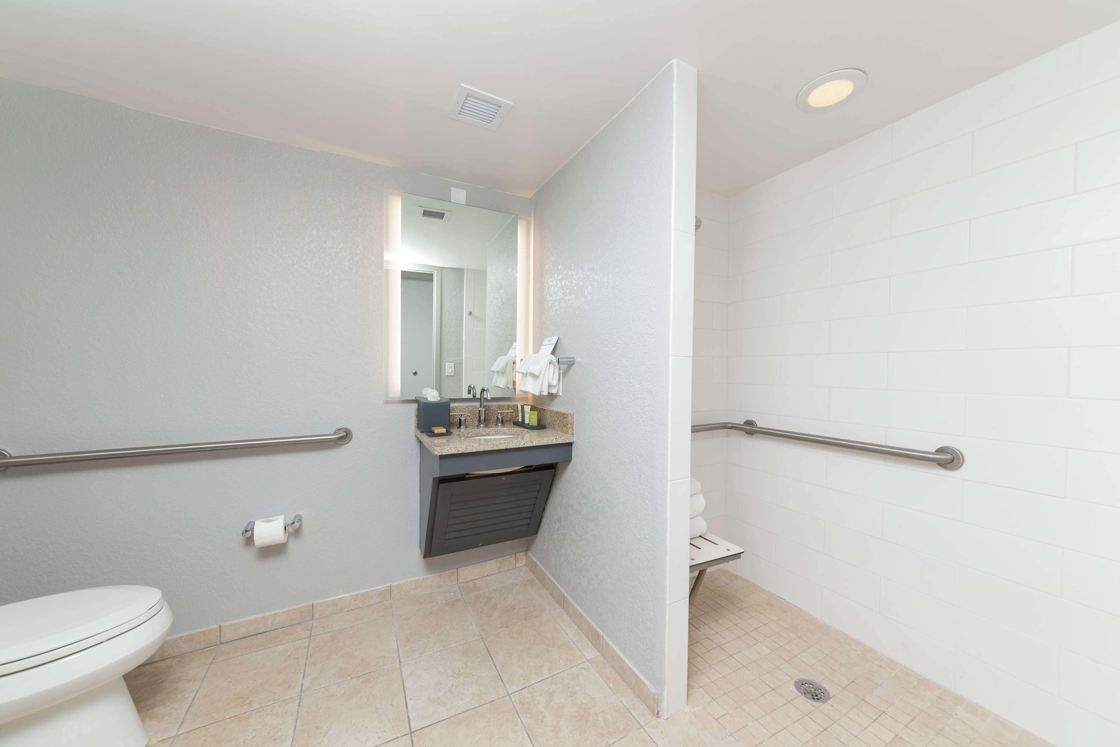 جناح جونيور بسرير كينج، Hilton Melbourne Beach Oceanfront 3/3