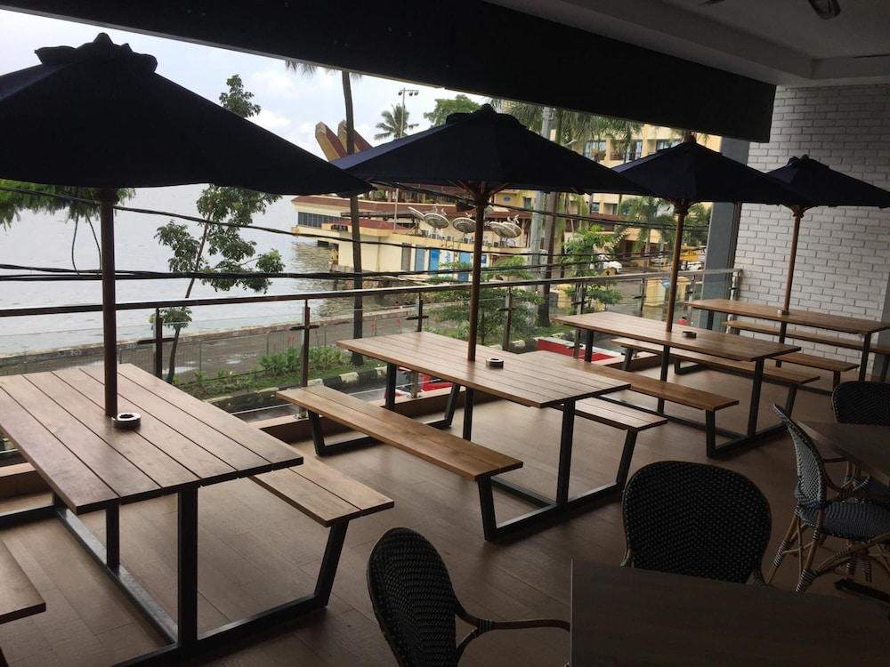 Expressia Hotel Makassar 50/54