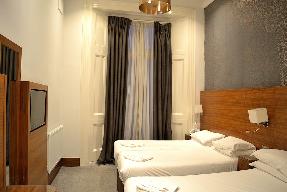 Leisure Inn Hotel 35/56