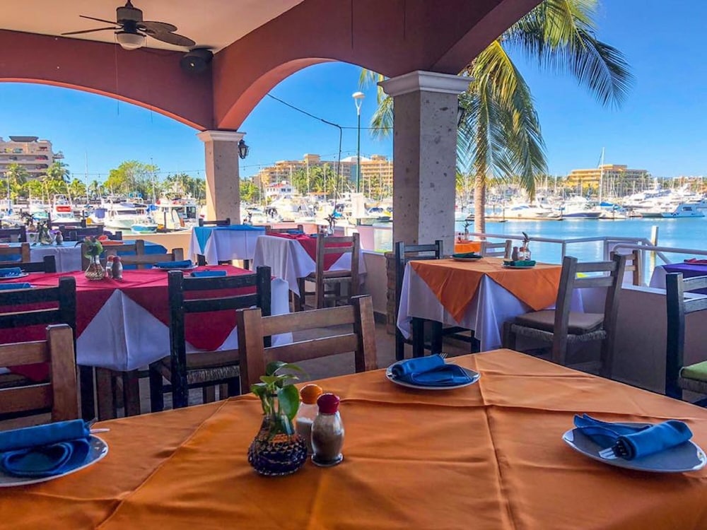 Hotel Boutique Marina Banderas 35/50