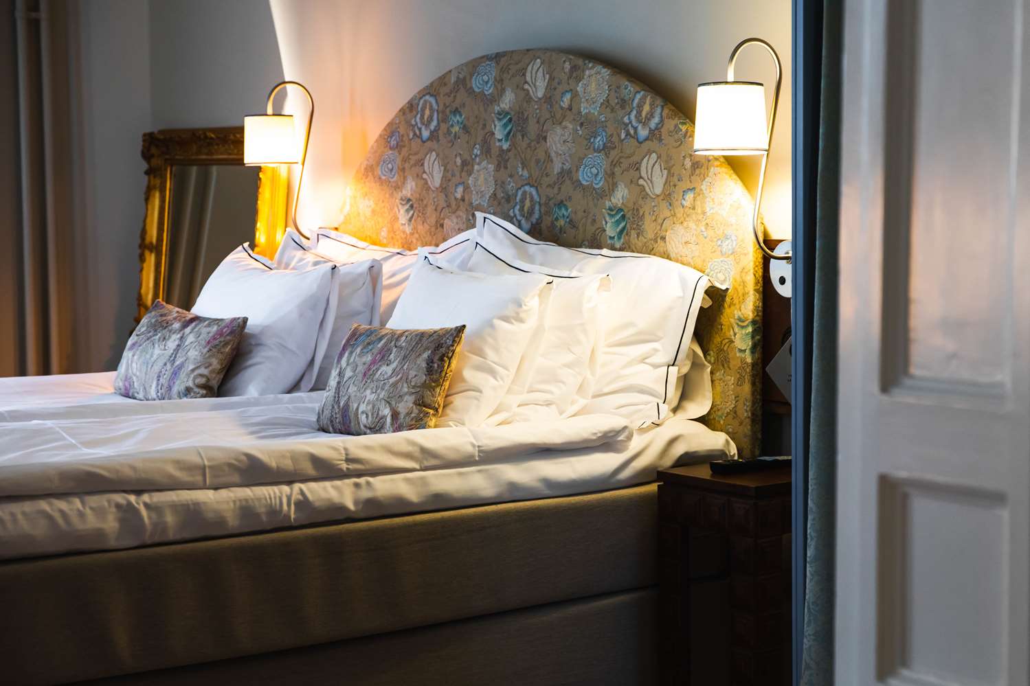 جناح تنفيذي بسرير كينج مع أريكة، Hotel Ruth Worldhotels Crafted 2/4