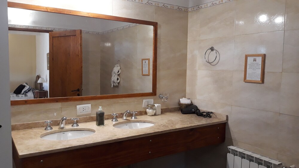 Lujan de Cuyo Bed and Breakfast 45/50