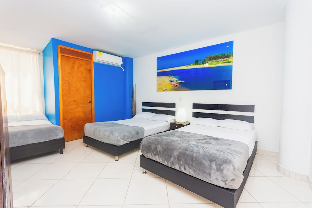 غرفة عائلية بسريرين مزدوجين