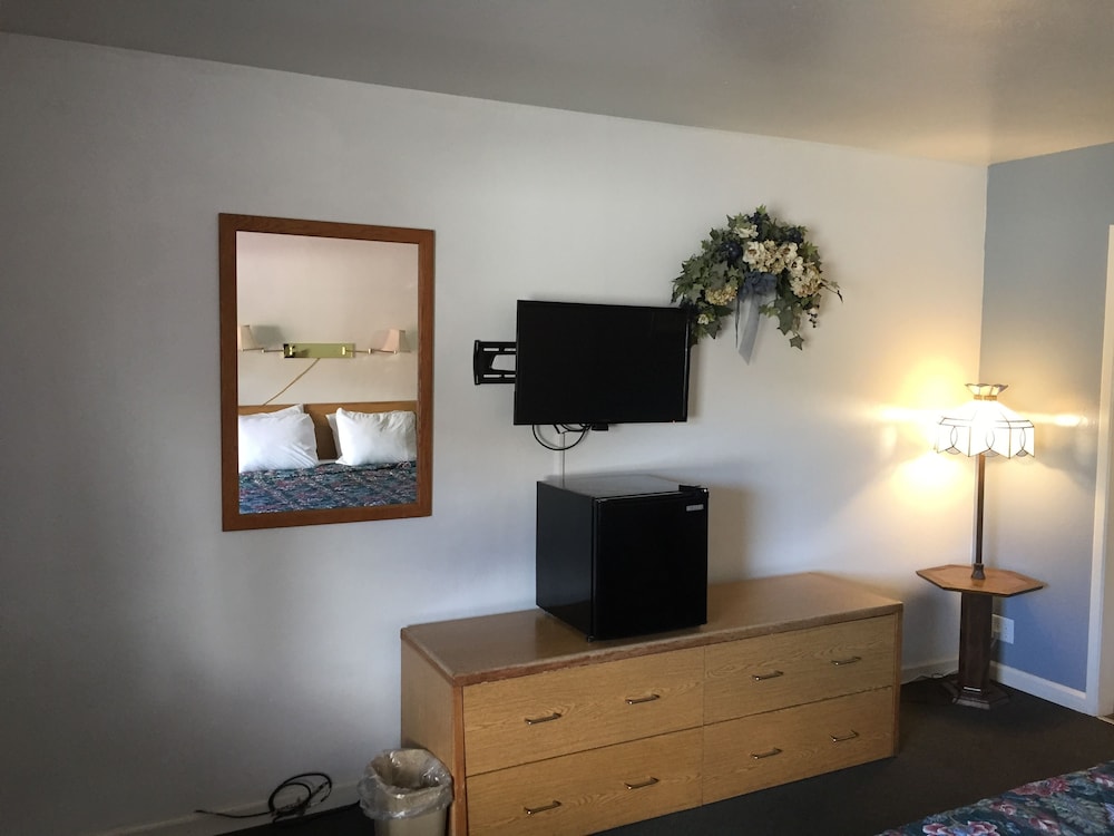 Holiday Lodge 44/66