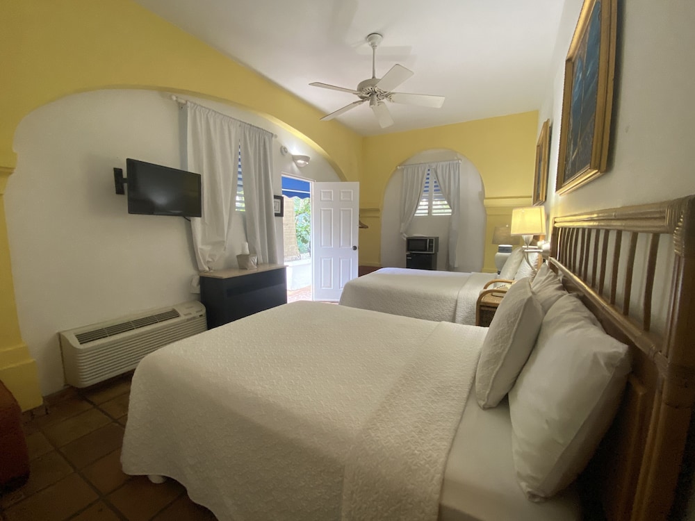 At Wind Chimes Boutique Hotel 37/77