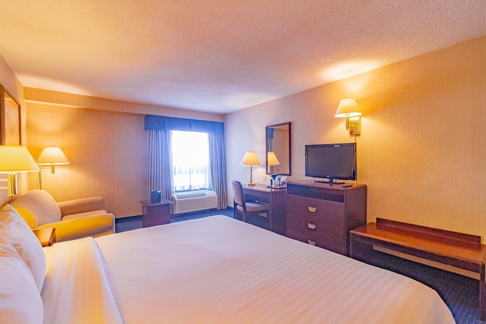 غرفة واسعة بسرير كينج، Wyndham Garden Monterrey Norte 8/10