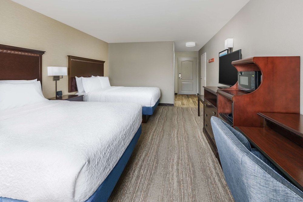 Hampton Inn Suites West Sacramento 20/62