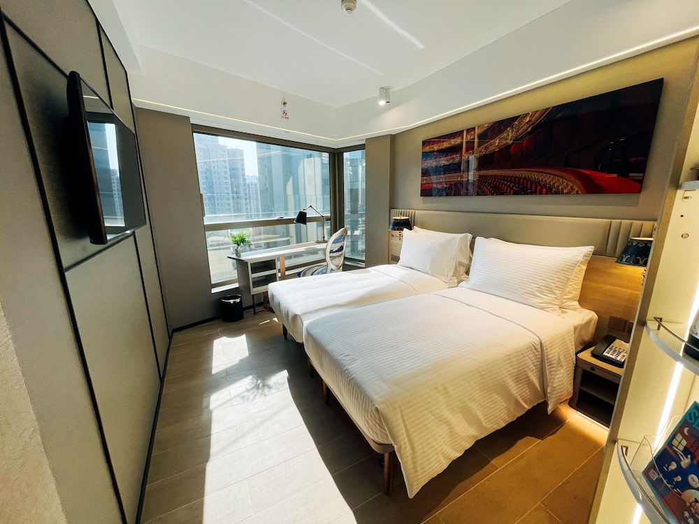 Hotel Alexandra 8/42