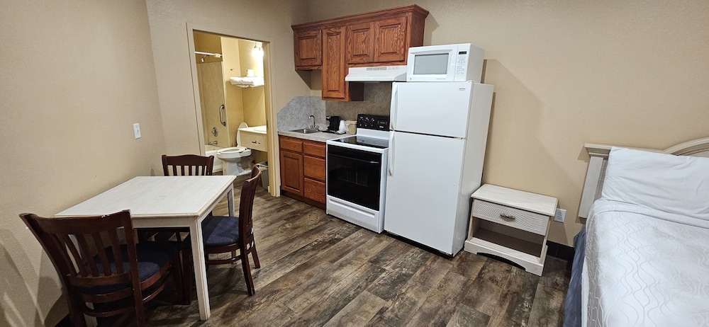 Weston Inn Suites 9/55