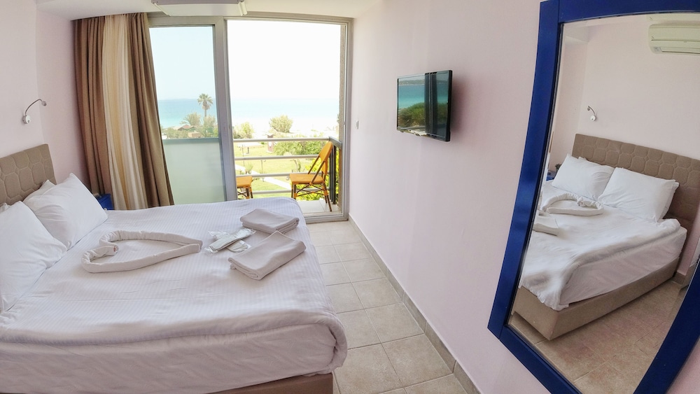 STANDARD, BEACH FRONT, SEA VIEW